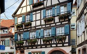 Historisches Gaestehaus Au Faucon Von 1535