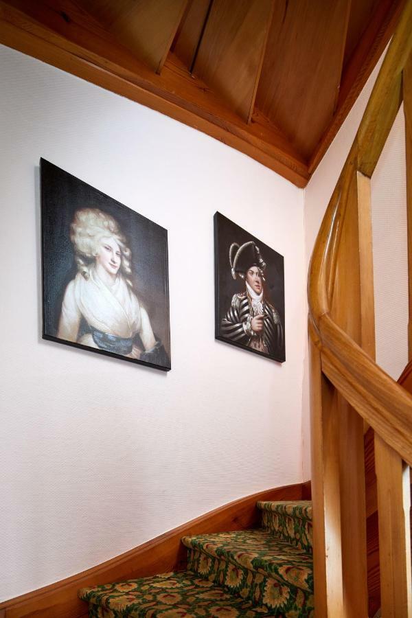 Historisches Gaestehaus Au Faucon Von 1535 Wissembourg Esterno foto
